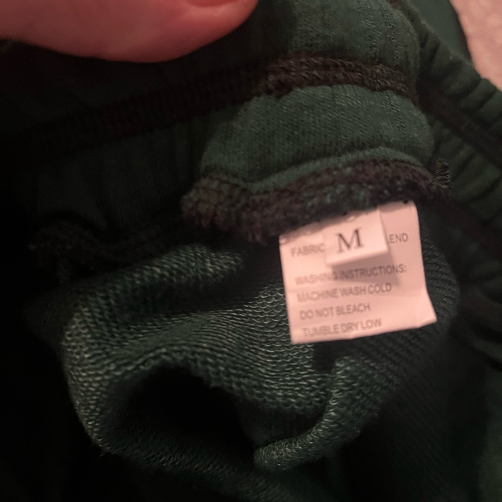 Barrel Sweat Pants. Wide leg, High waisted elastic waist with drawstring - Picture 3 of 8